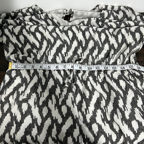 J Crew V Neck Romper with Tie Black and White Size Small - Picture 10 of 10